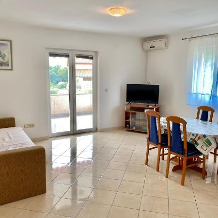Apartments Malinska - Apartment 4 Экстерьер фото